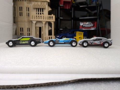 Hot wheels wooden track - track, car